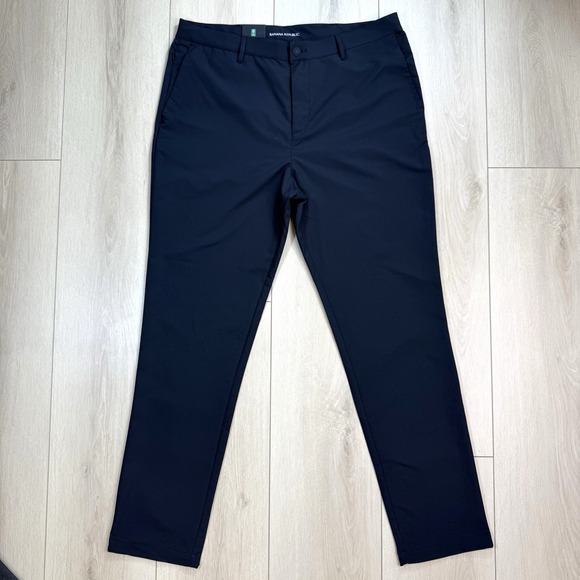 Banana Republic Black Flat Front Men's Pants 38x34 Stretch Performance NWT - Picture 1 of 8